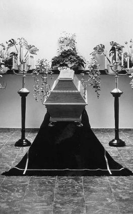 Aufbahrungsraum in der Nordstraße um 1960.